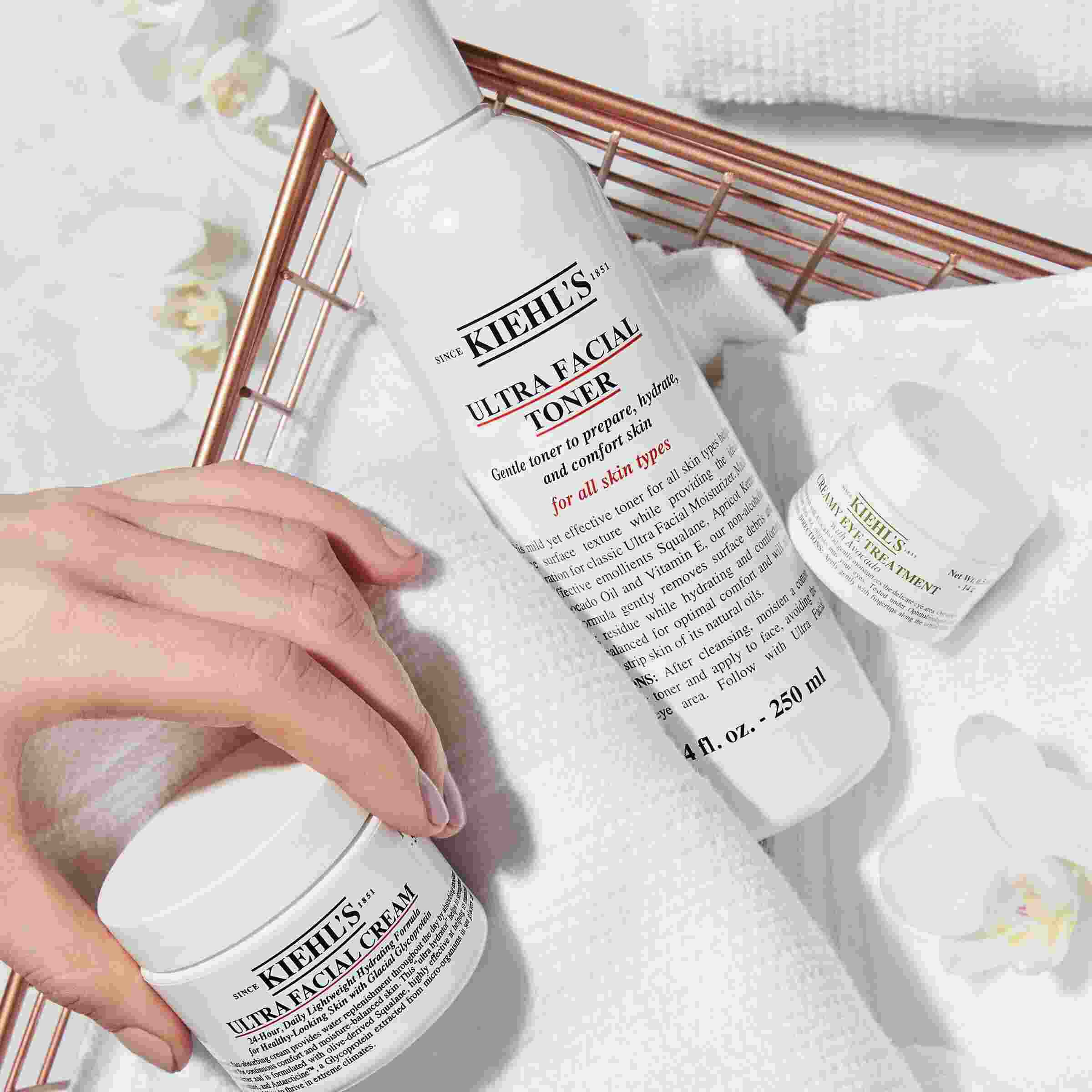 Ultra Facial Toner - Nawilżający tonik do twarzy do wszystkich rodzajow skory