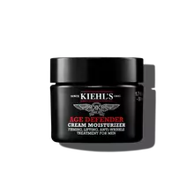 50 ml słoiczek kremu nawilżającego Kiehl's Age Defender na białym tle.