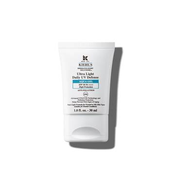 Tubka 30 ml żelu Kiehl's Ultra Light Daily UV Defense Aqua Gel na białym tle.